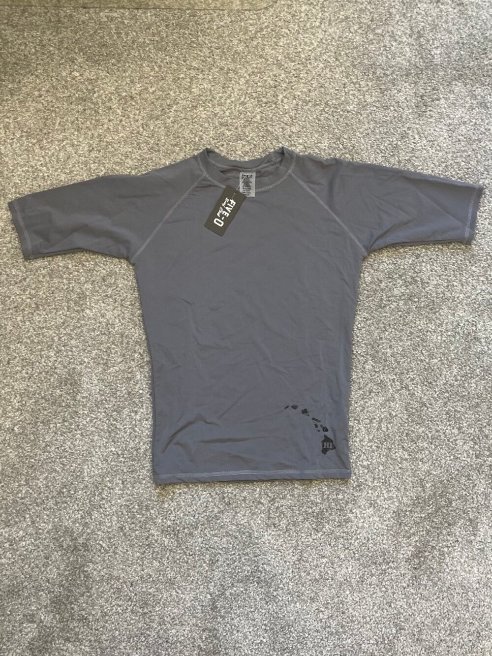 Hawaii Five-0 Surf Co. Rash Guard Stone Grey Hawaiian Islands - Men's S (NWT)